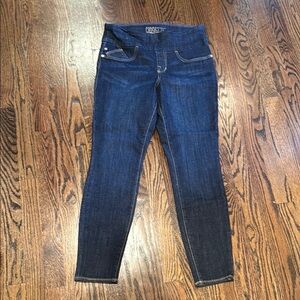 Rock & Republic RX Blue Skinny shaping jegging size 12 fits like a 10